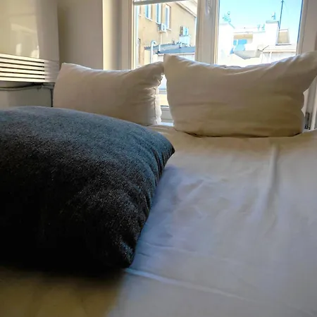 Wilcza - Center Rum i privatbostad Warszawa